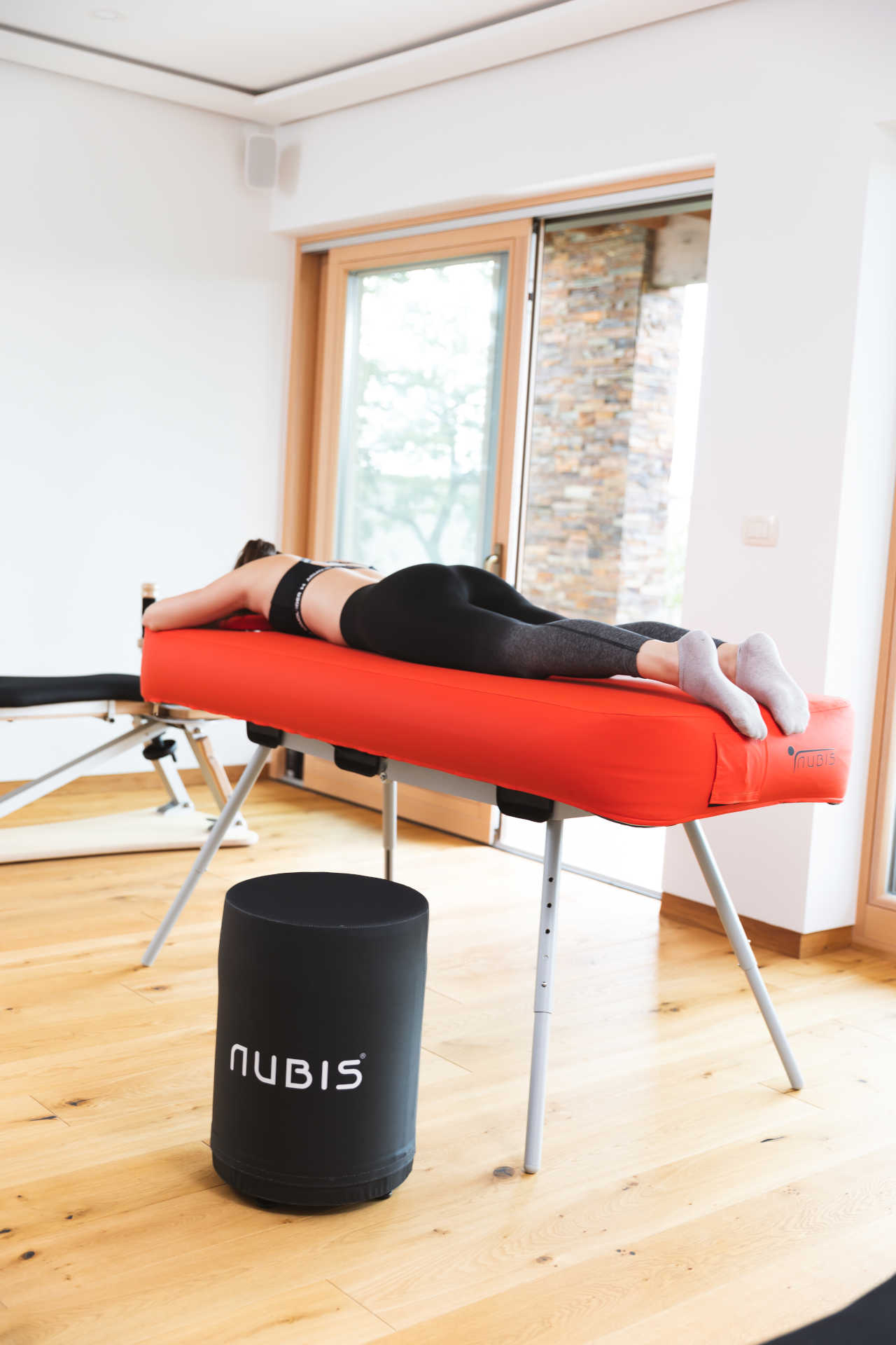 Nubis Stool