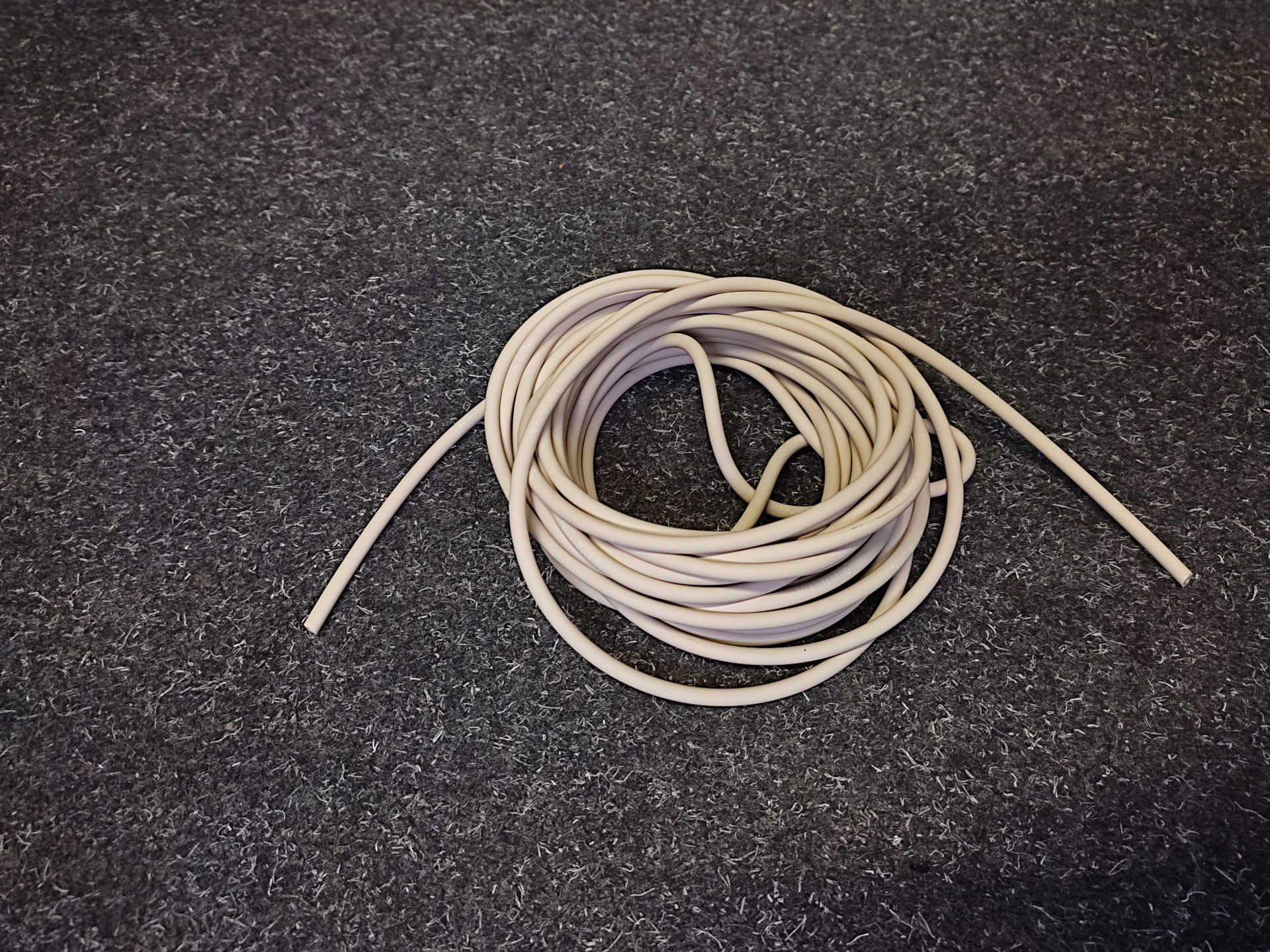 Thera-Band Tubing 7,5 m extra dünn - beige bei pullsh