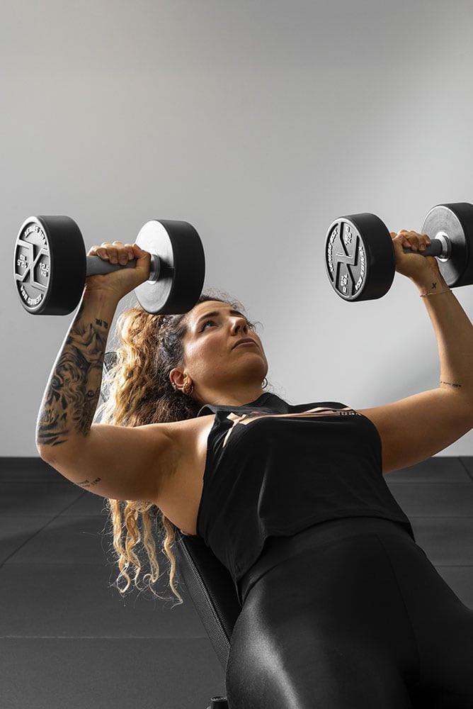 Trainingsbank-schwarzes-Polster-bei-pullsh5 Xenios Bank - verstellbar