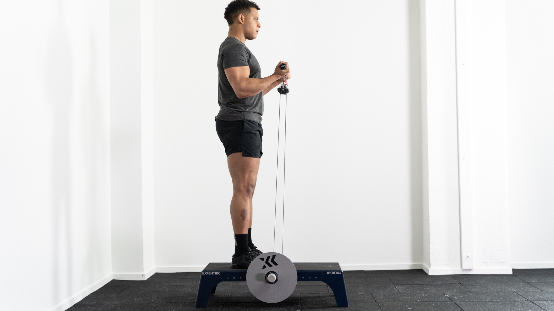 kBox4-Biceps-Curl Exxentric kBox4 Pro - Sets